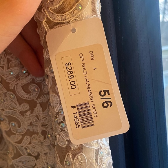 Dress - Picture 5 of 5